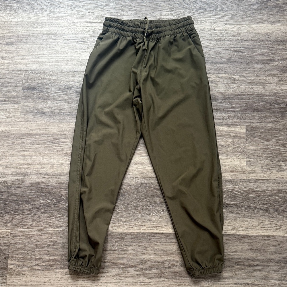 Vuori Men's Forest Green Joggers